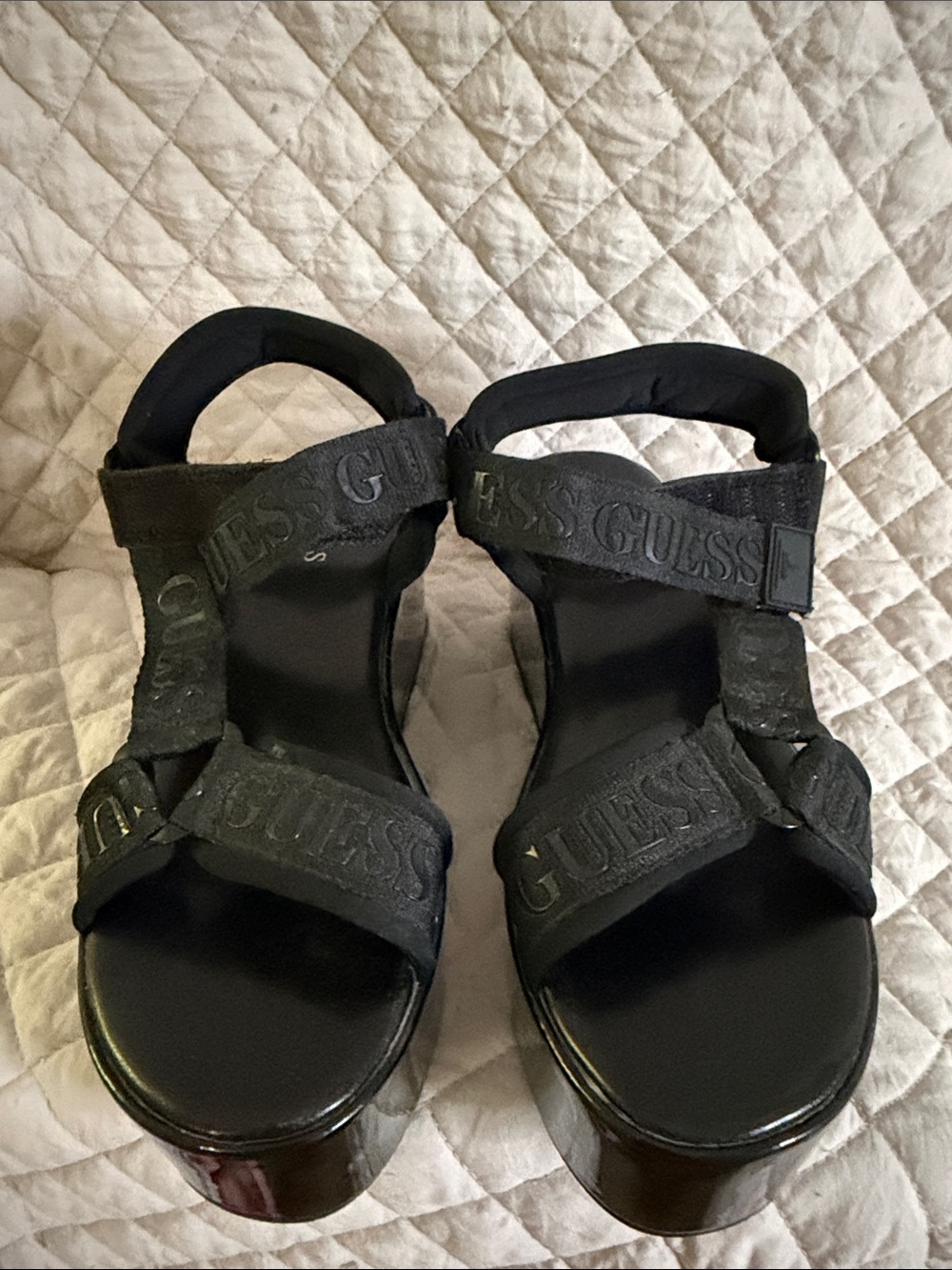 GUESS Kids Black Logo-Strap Platform Sandals